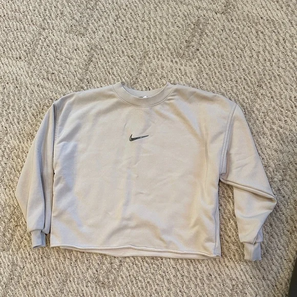 Nike Lightweight CroppedSweatshirt and Leggings Set in Cream, Olive, and PurpleM - Picture 3 of 7